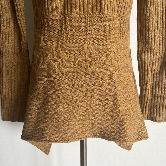 Woman’s cardigan size small brown yellow switcher - Picture 6 of 11